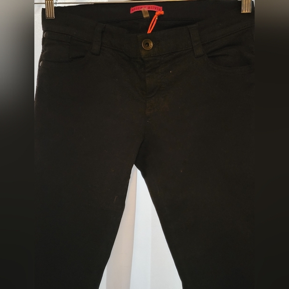 * * ALICE + OLIVIA black mid rise straight leg jeans 👖 - Picture 2 of 6
